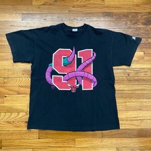 Rare 90’s Vintage NBA Chicago Bulls Dennis Rodman Worm Graphic T Shirt Used